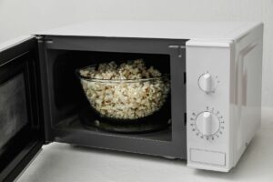 How To Get Burnt Popcorn Smell Out Of Microwave