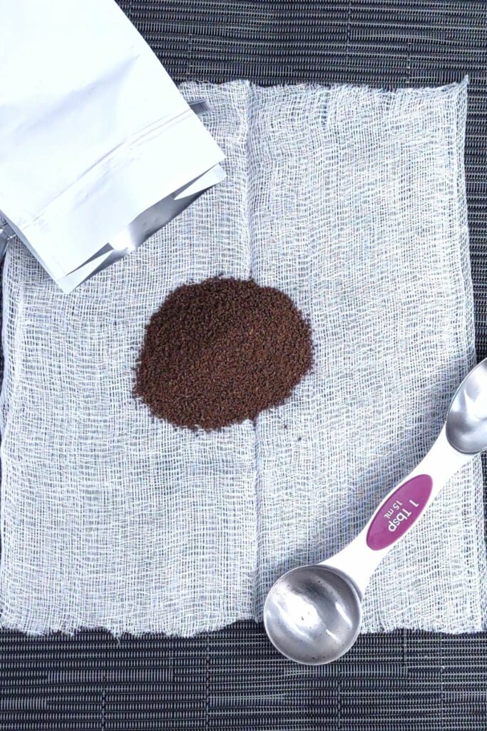 add 4 tbsp coffee grounds to cheese cloth