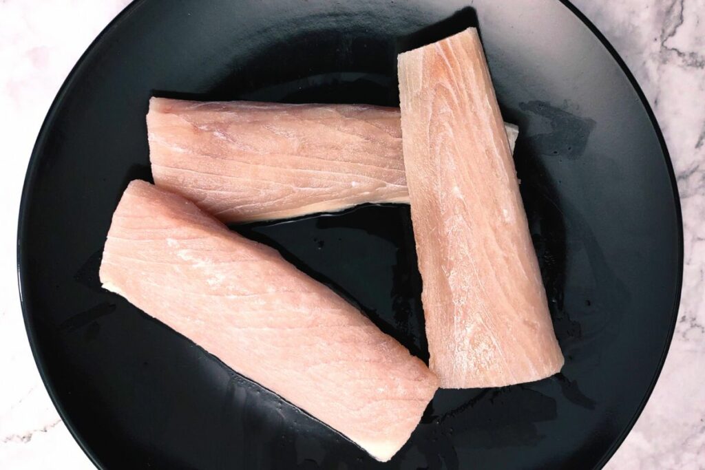 defrosted fish fillets in the microwave in minutes