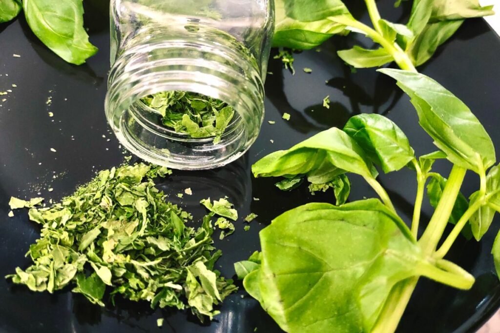how to dry fresh basil in the microwave quick and easy dinners done quick