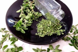 How to Dry Fresh Oregano in the Microwave Quickly