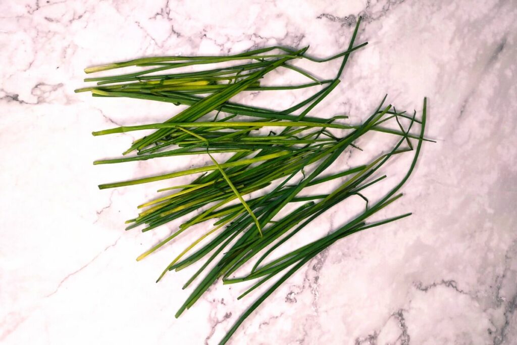 start with fresh chives trimming off dead sections