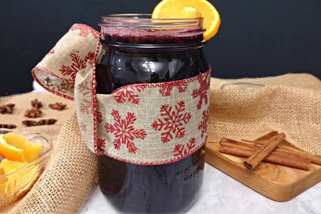 easy homemade mulled wine in a mason jar