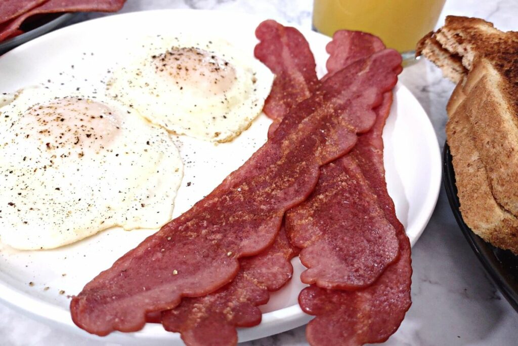 turkey bacon cooked in the microwave with over easy eggs