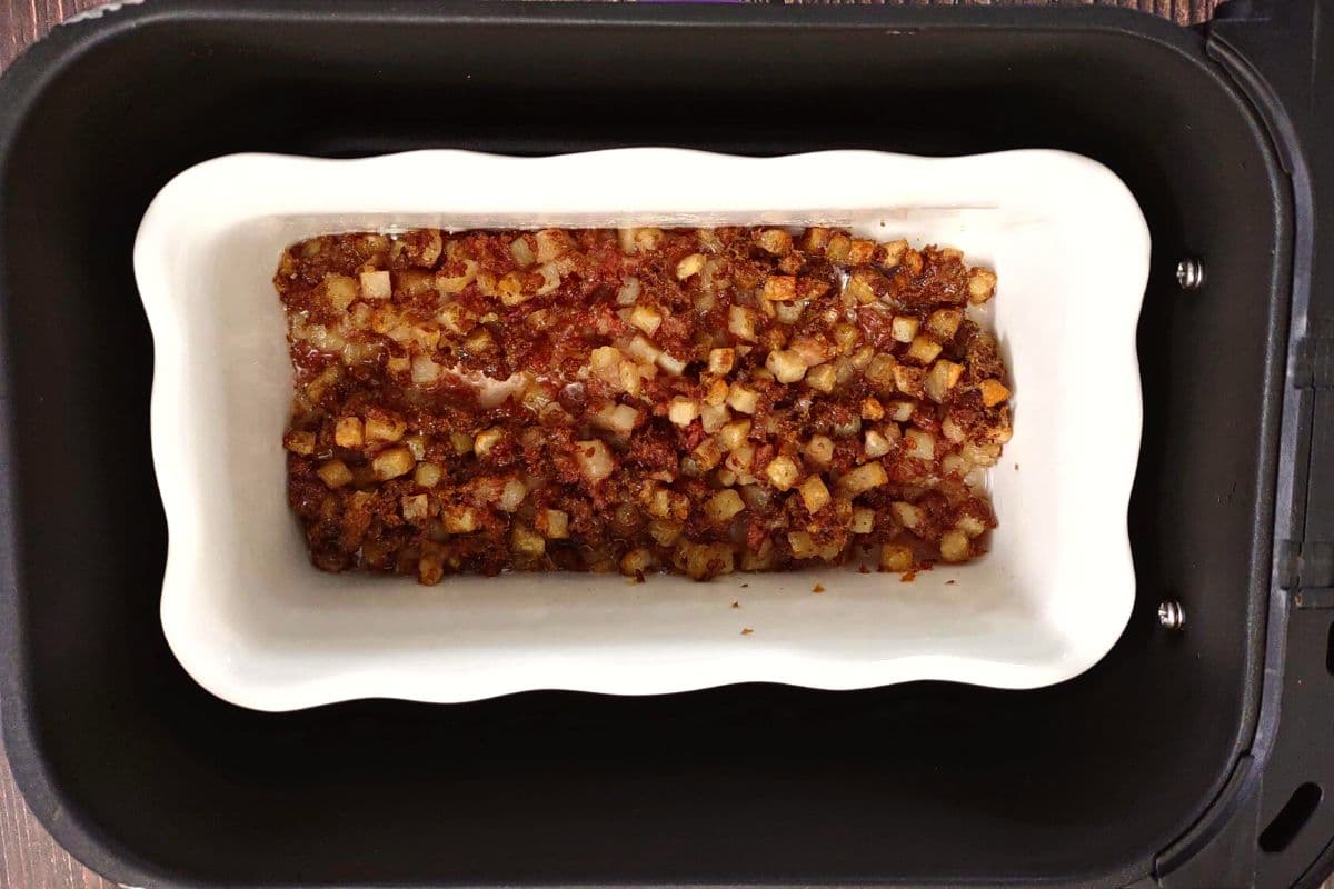 Hormel Canned Corned Beef Hash in the Air Fryer w/ Eggs! Dinners Done