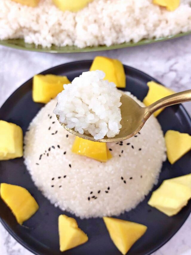 Microwave Sticky Rice with Mango and Coconut