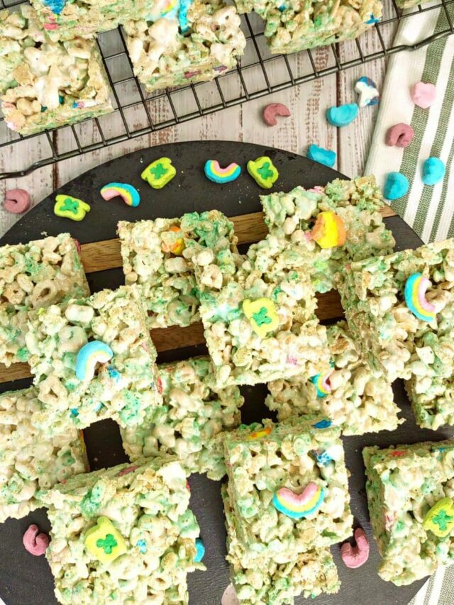 Lucky Charms Rice Krispie Treats in the Microwave