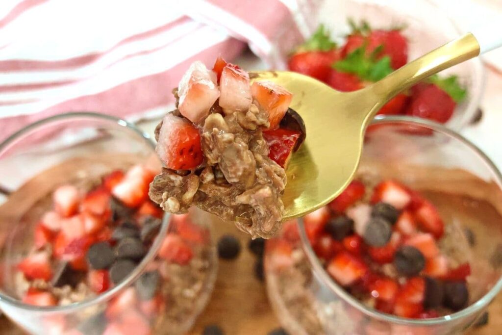 spoonful of chocolate strawberry overnight oats