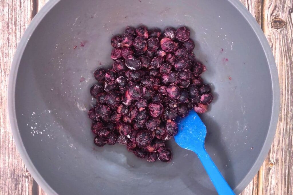 combine blueberries, brown sugar, cornstarch, and lemon juice in a bowl
