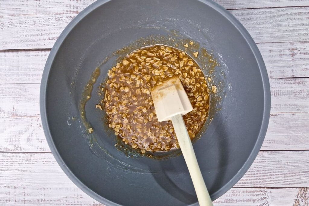 combine to ingredients to make streusel topping in a second bowl
