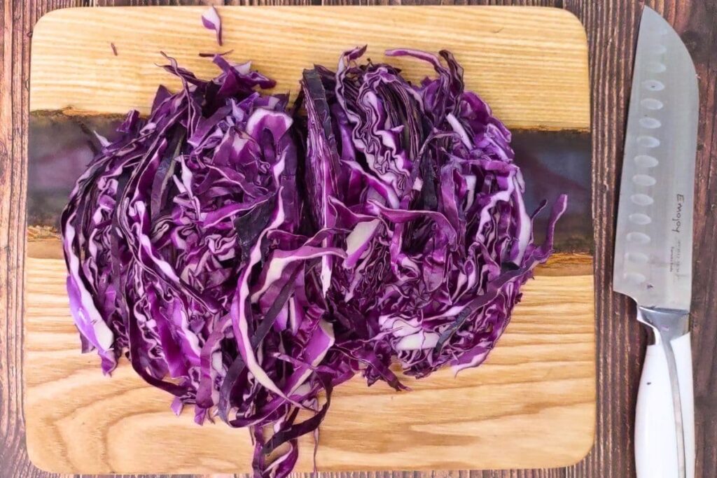 finely slice up the red cabbage