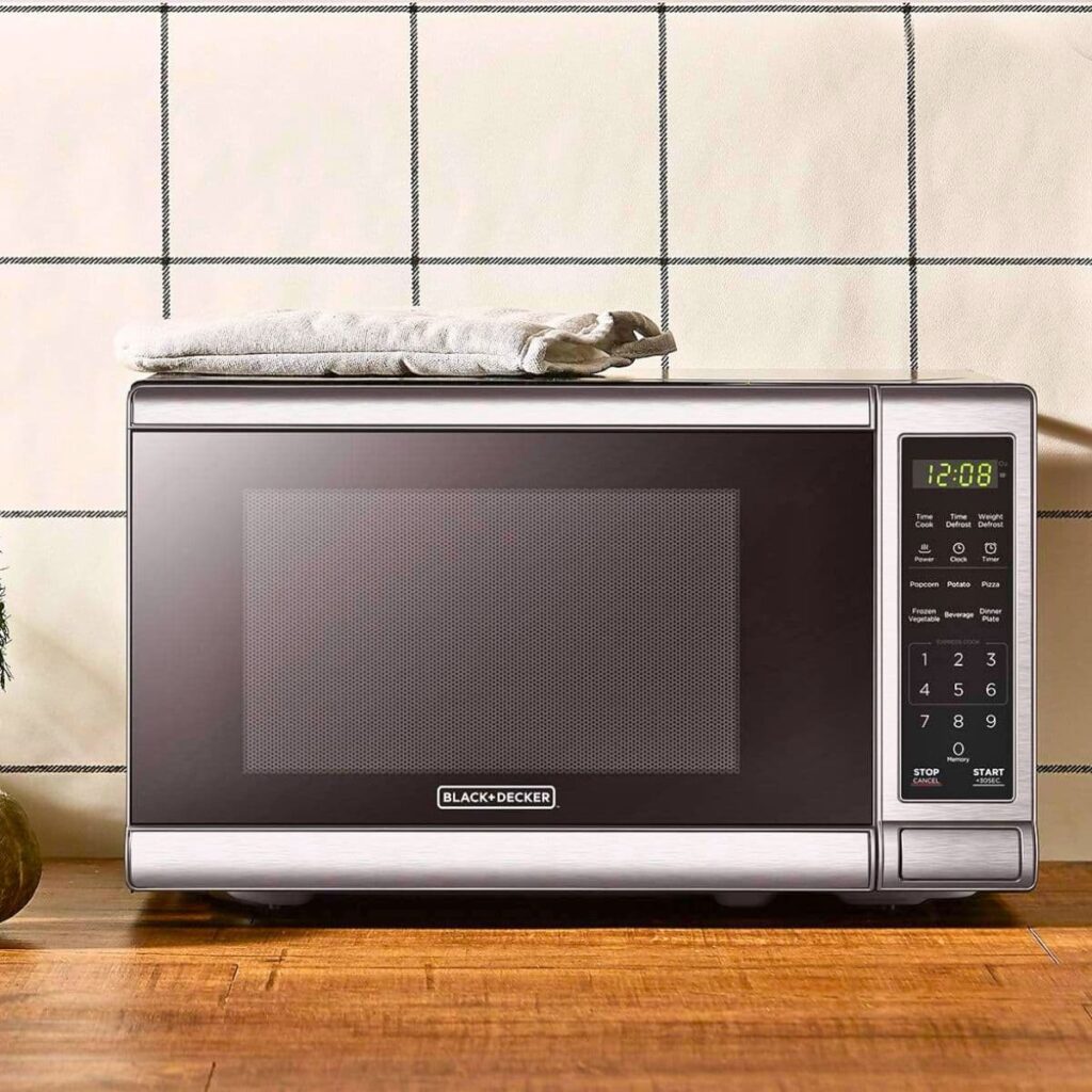 Best Microwave Under $100 dinners done quick featured image