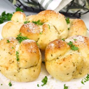 air fryer frozen garlic knots dinners done quick featured image