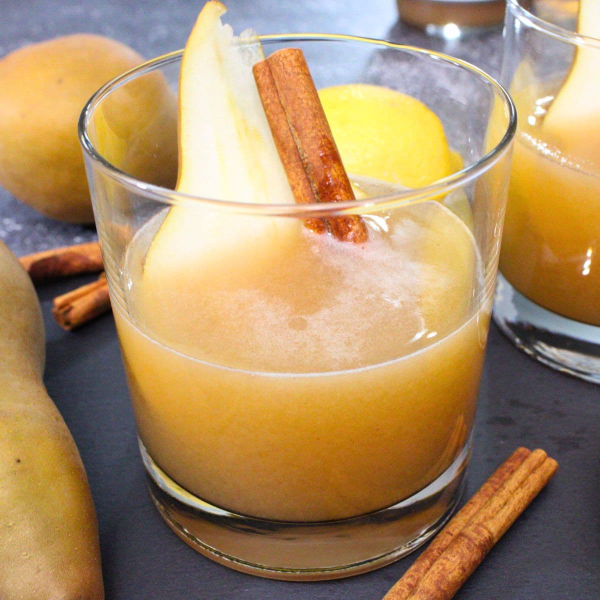 Pear Whiskey Sour: Easy 5 Min Cocktail for Fall & Winter!