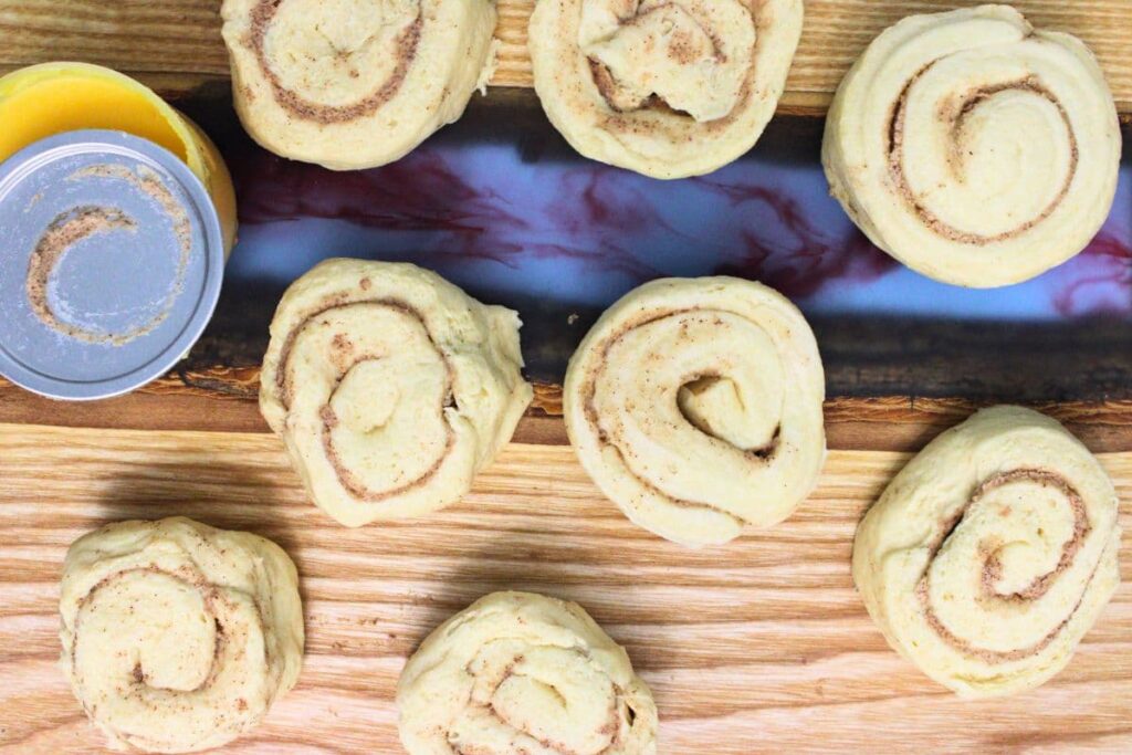 separate the pillsbury orange rolls from the canister