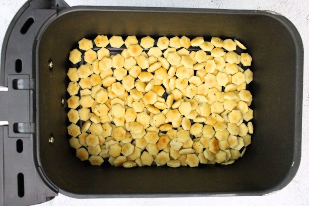 place oyster crackers in air fryer basket