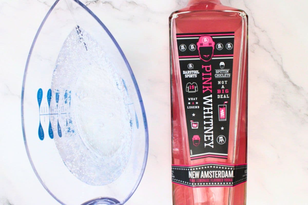 Pink Whitney & Sprite Recipe Easy 2 Ingredient Cocktail! Dinners