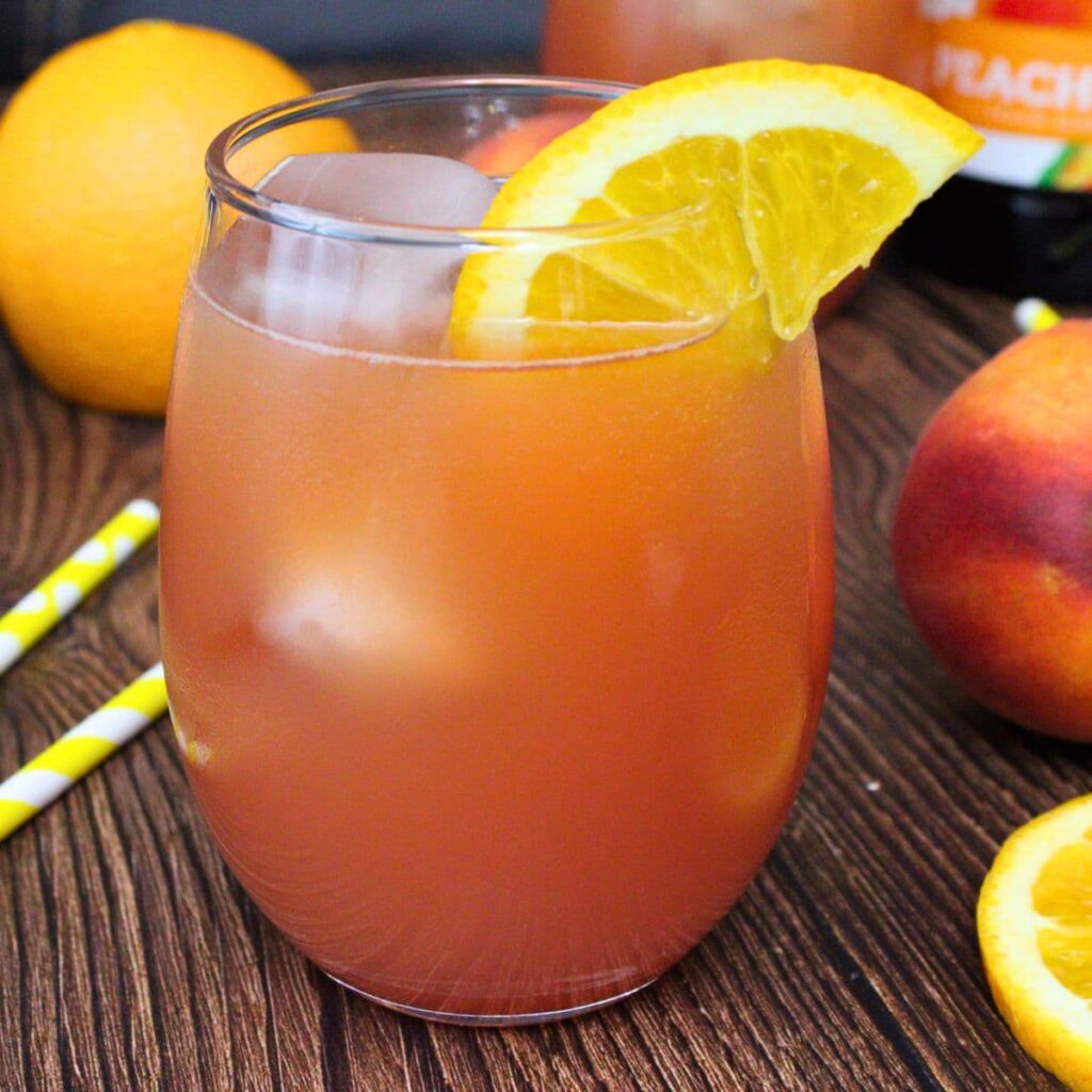 Crown Royal Peach Tea: Easy Cocktail Recipe - Dinners Done Quick