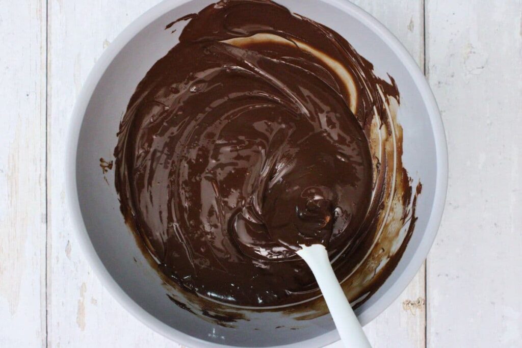 microwave dark chocolate chips and coconut oil