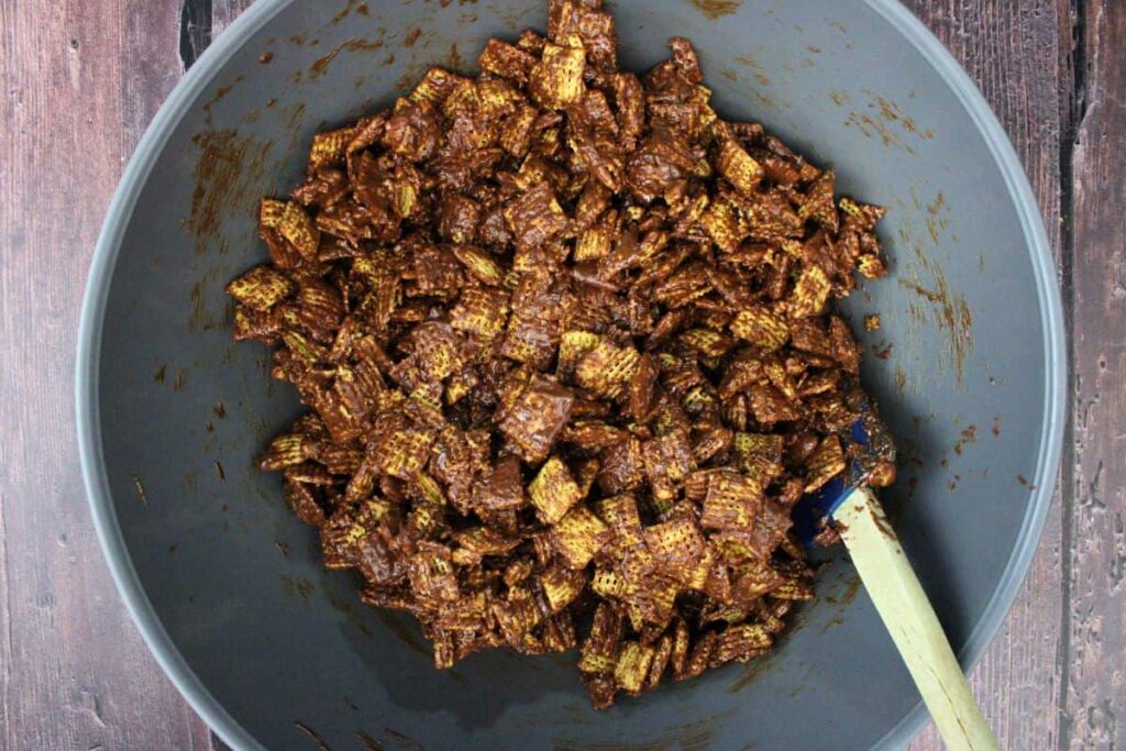 add peanut butter chocolate mixture to chex cereal
