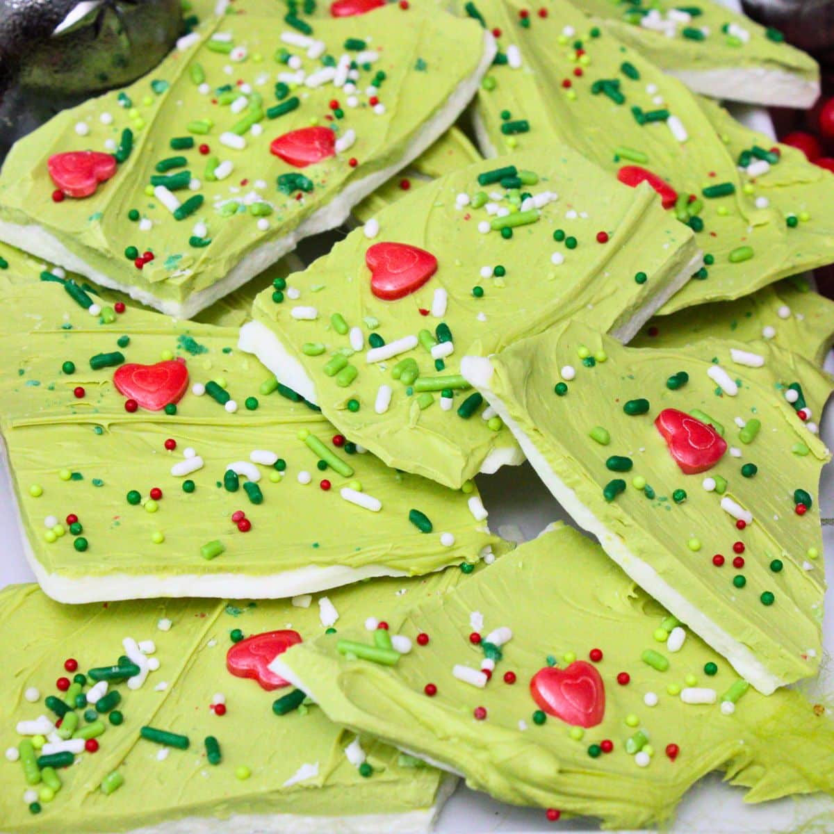 Grinch Bark: Easy No Bake Christmas Candy!