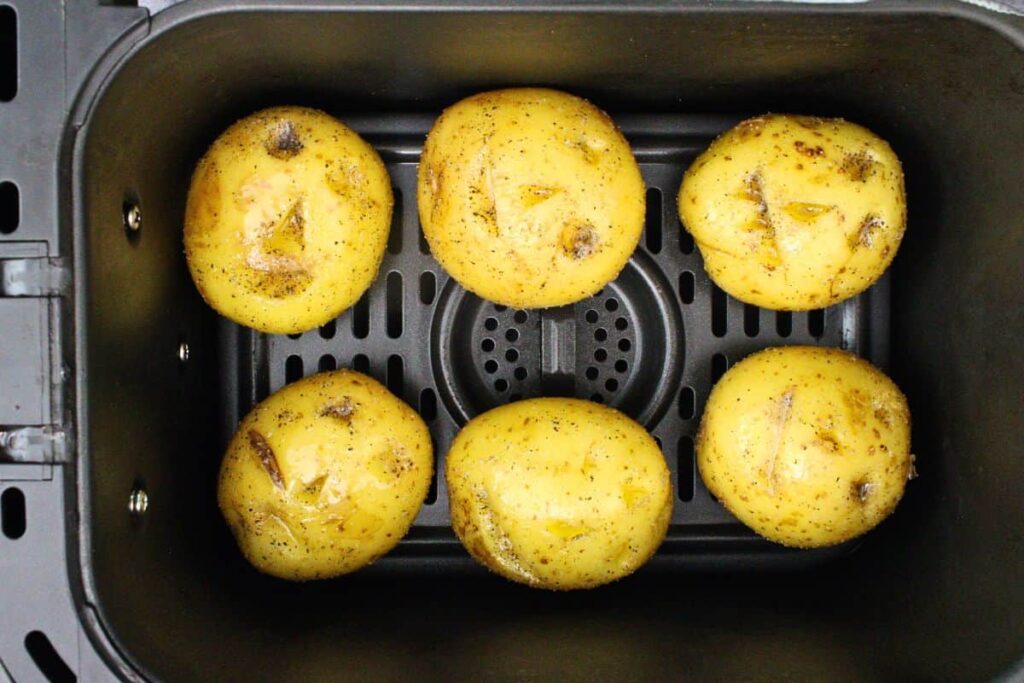 place halloween potatoes in air fryer basket