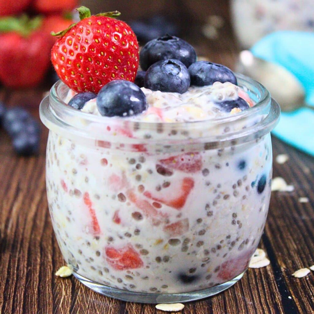 easy strawberry blueberry overnight oats recipe dinners done quick featured image