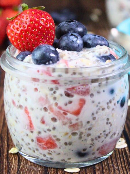 easy strawberry blueberry overnight oats recipe dinners done quick featured image