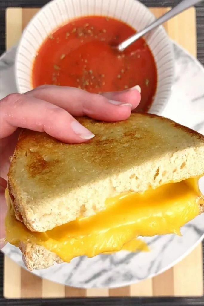 easy and delicious grilled cheese in the microwave