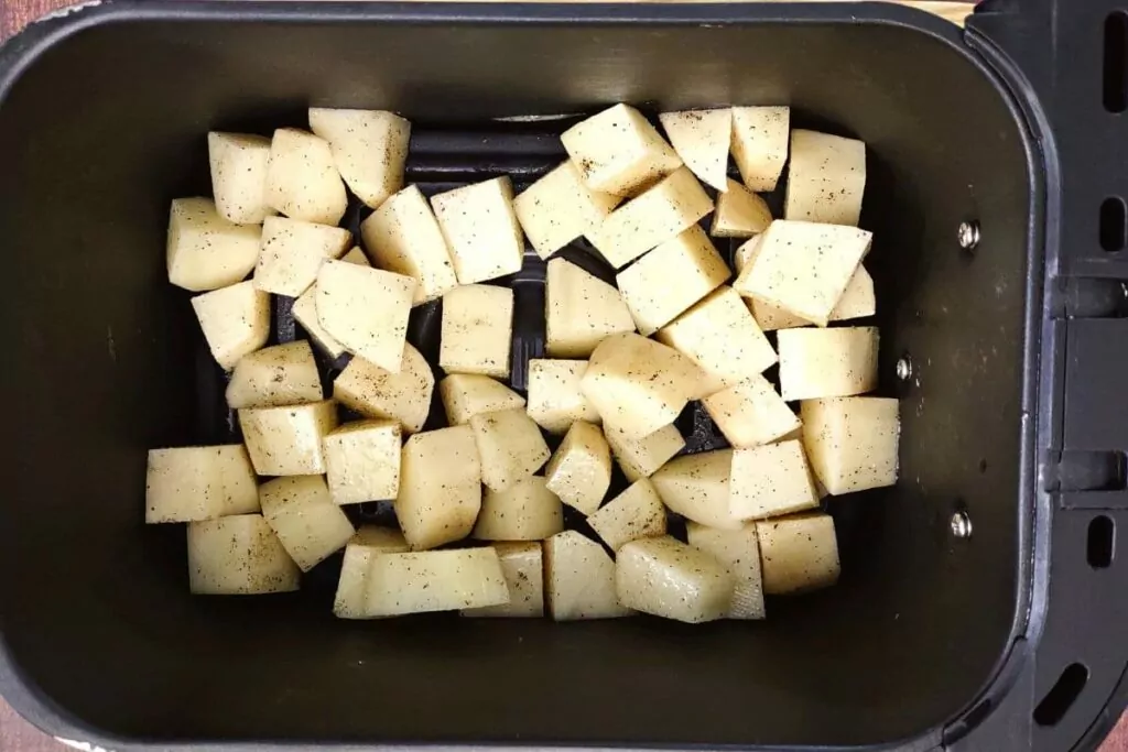 cook potatoes in air fryer basket