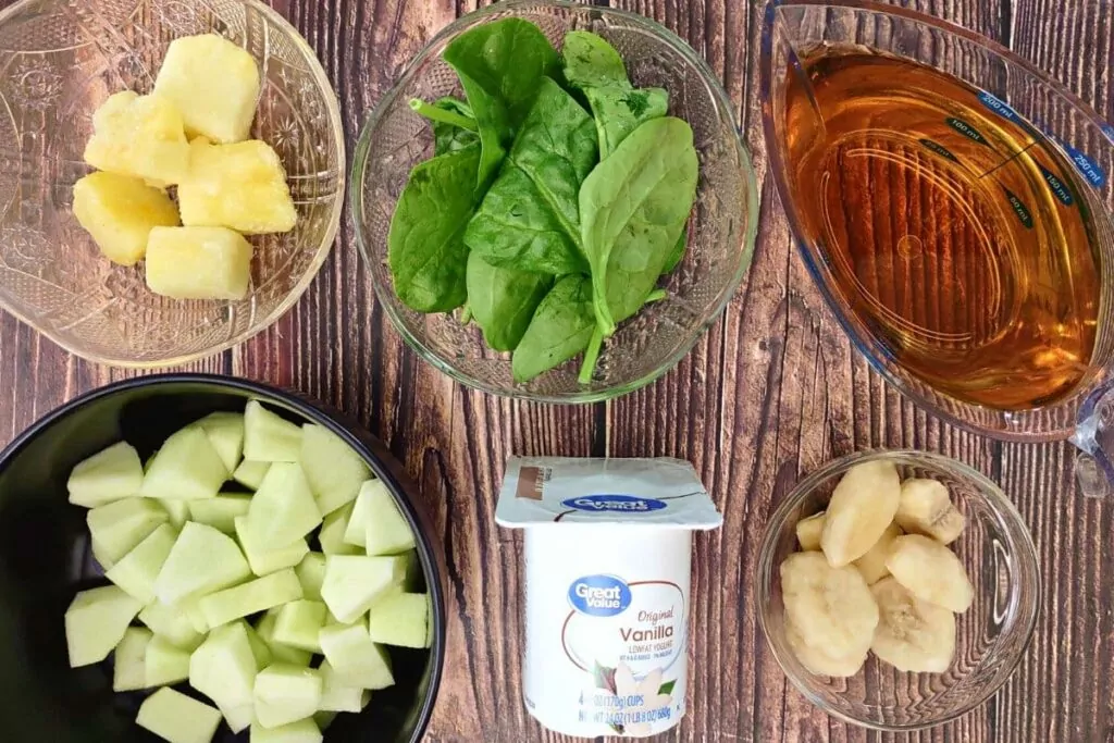 ingredients to make pineapple green apple smoothie