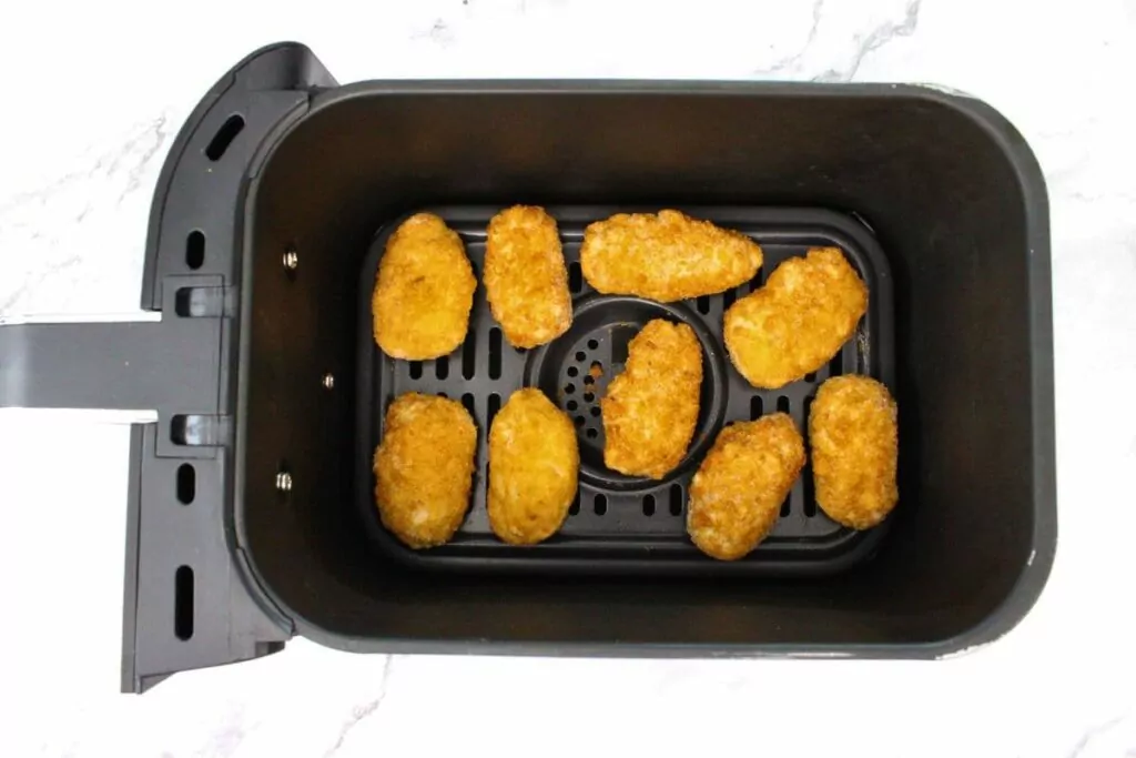 place tgi fridays jalapeno poppers in air fryer basket