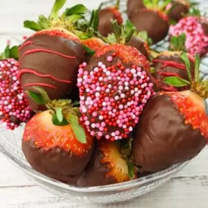 how to make chocolate covered strawberries in the microwave dinners done quick featured image