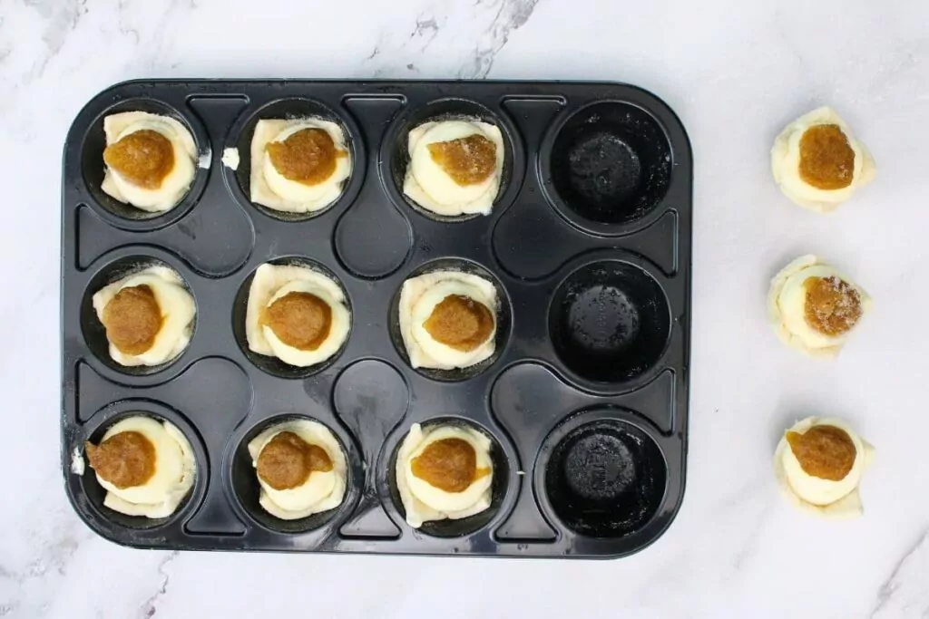 remove pastry bites from plastic tray