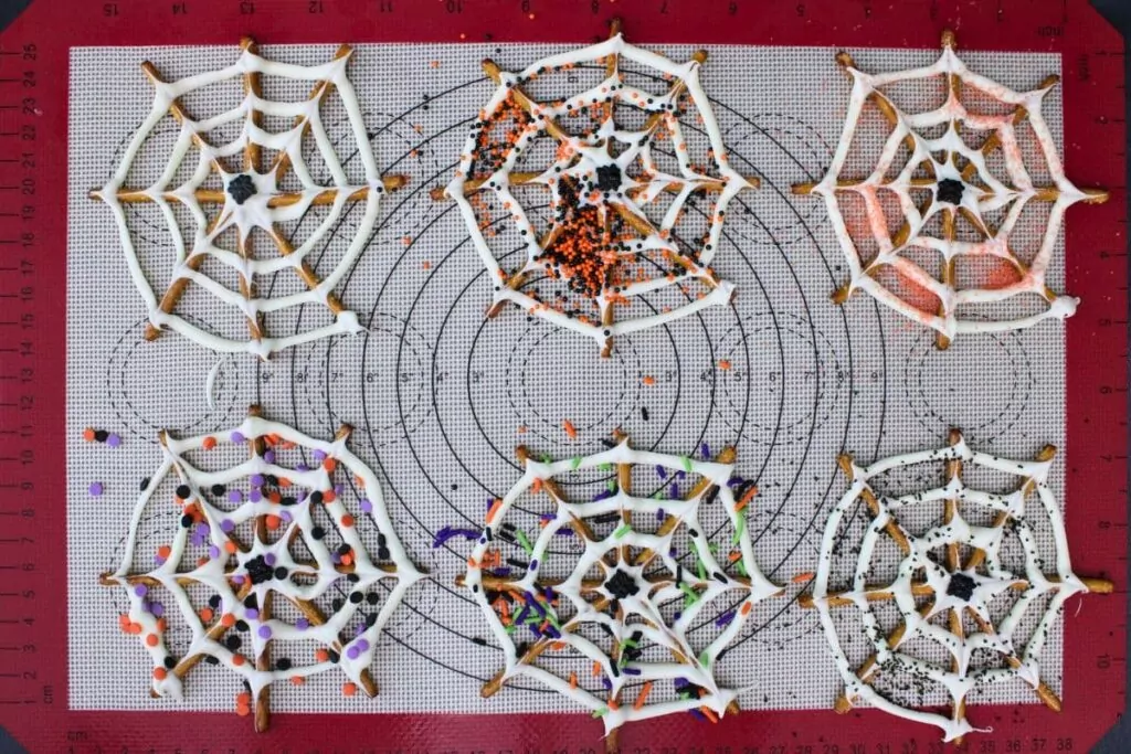 start in the center of pretzels and make a spiral like of chocolate outward